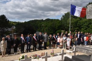 Lire la suite à propos de l’article Hommage aux soldats et victimes civiles du cimetière de Cuffies