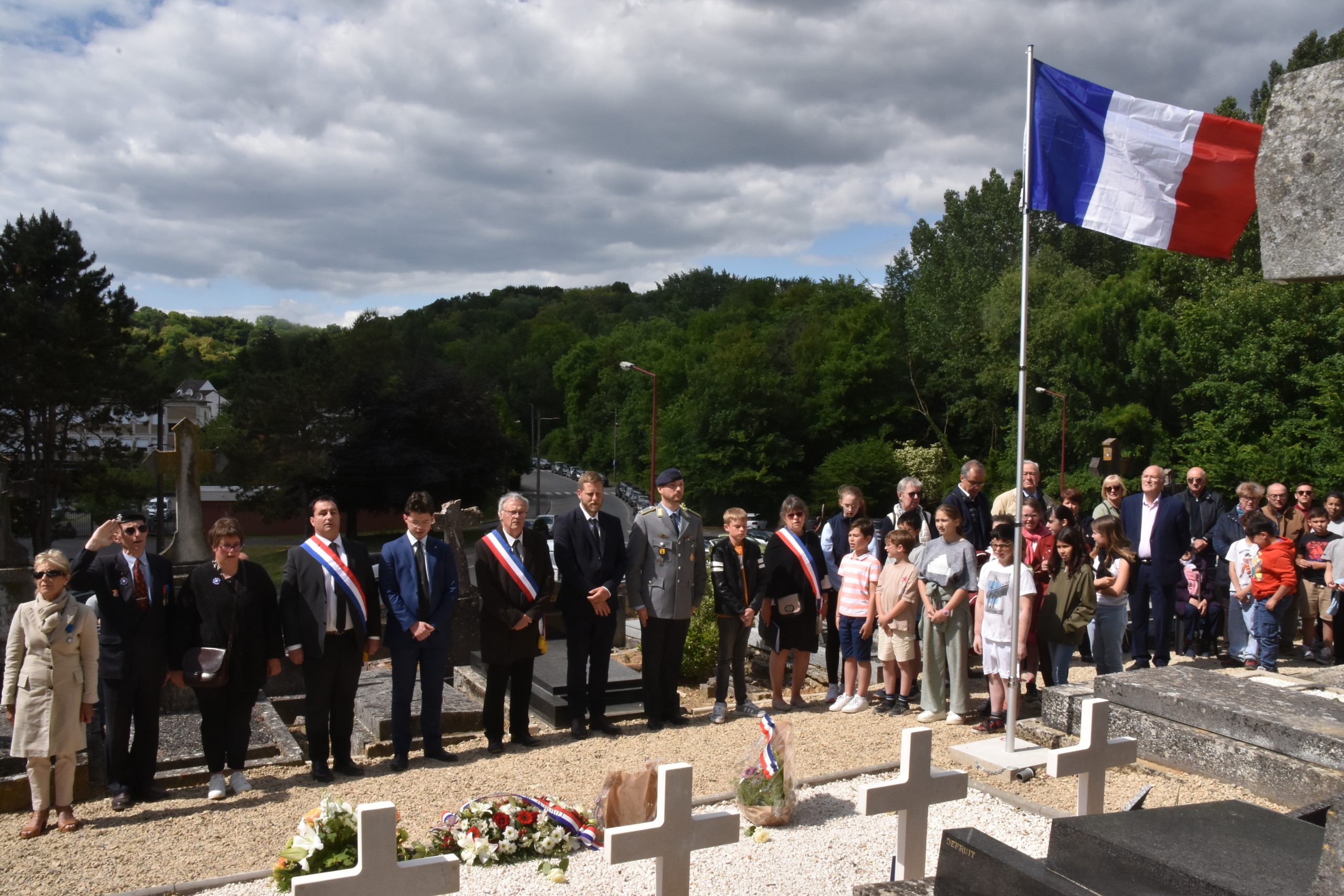 You are currently viewing Hommage aux soldats et victimes civiles du cimetière de Cuffies